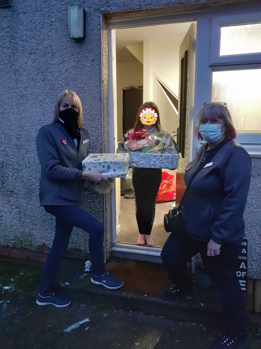 coopKatyScott's tweet photo. Fantastic to join Jayne and Kym from Skipton Road Co-op in #Harrogate this afternoon in handing out some wonderful @coopuk hampers and presents to local families!

#littleactsofchristmasspirit
#ItsWhatWeDo https://t.co/9wJZfjZR9r