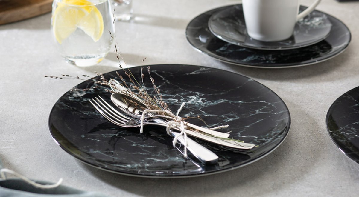 The new <a href="/VilleroyBochES/">Villeroy & Boch</a> Marmory dinnerware taps into the marble trend. Find it at #GourmetInsider: bit.ly/3nMnVCT