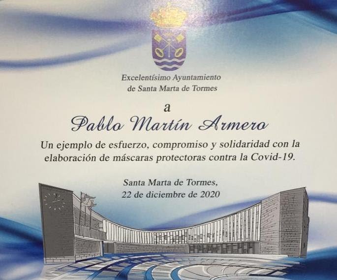 CMIGUELHERNNDE1's tweet photo. Un profundo sentido de la 
responsabilidad es lo que im-
pulsó al joven santamartino Pa-
blo Martín Armero, alumno del CEIP Miguel Hernández, a volcarse con los que más lo han necesitado en los primeros momentos de la pandemia. Ayer recibió su merecido reconocimiento. https://t.co/oXGgenhV8G