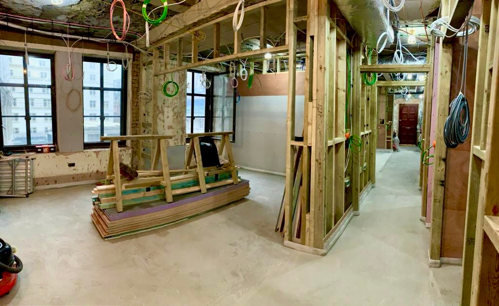 Screed poured just in time for Xmas and a clean and tidy site left ready for us to crack on at our Project in the Savoy next year.

.
.
.
.

#londonarchitects #westminister #apartment #refurb #savoy #architect #builder #luxerylifestyle