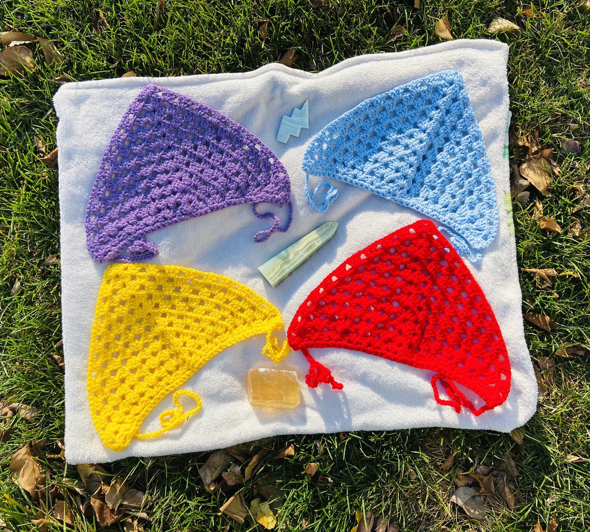 Stitch_Of_Love's tweet photo. @artpromo Hi my name is Sierra and I crochet 🤗 Right now I am having a holiday sale on hair bandanas 2 for $20 and scrunchies 3 for $18! DM to order or if you have any questions at all 🥰❤️ https://t.co/Vdg6Wf1vKP