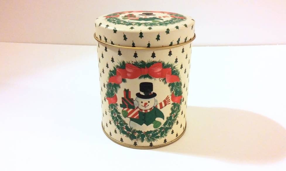 apeaceofmymind0's tweet photo. Vintage Snowman Christmas tin just listed in A Peace of My Mind! ⛄ #etsy shop: Vintage Christmas Tin Cookie Tin Holiday Candy Seasonal Xmas Baking #christmas #vintagegraphics #vintageholiday #festivehomedecor https://t.co/NlDpt3OJyD https://t.co/jfjSsXMKUd
