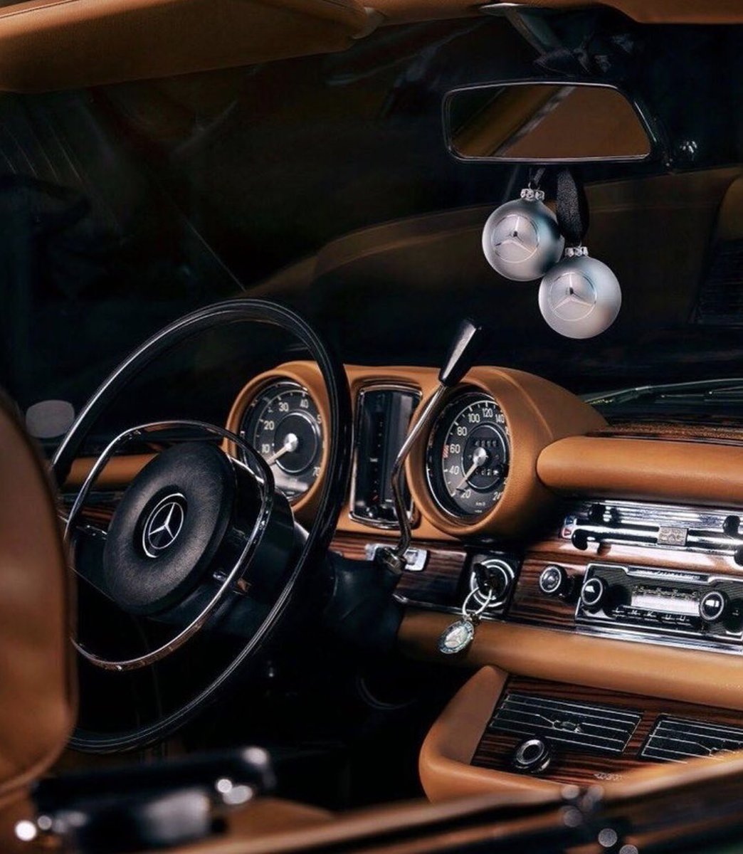 Jazz Up Your #MercedesBenz With Decor 😎 <a href="/MercedesBenz/">Mercedes-Benz</a>