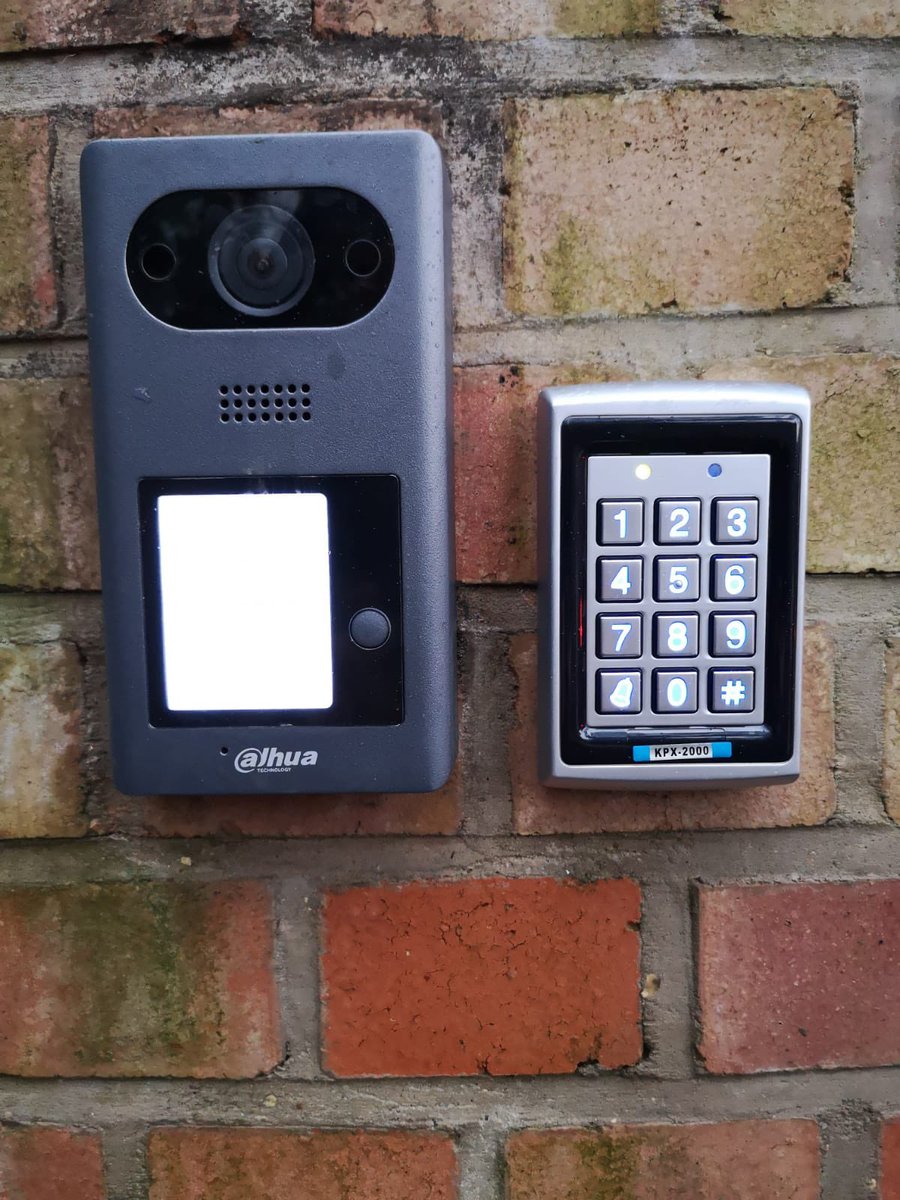 Check out one of our recent access control installs. Dahua gate intercom linked up to the gates. <a href="/DAHUA_UK/">Dahua Technology UK & Ireland</a> #cctv #dahua #css #accesscontrol