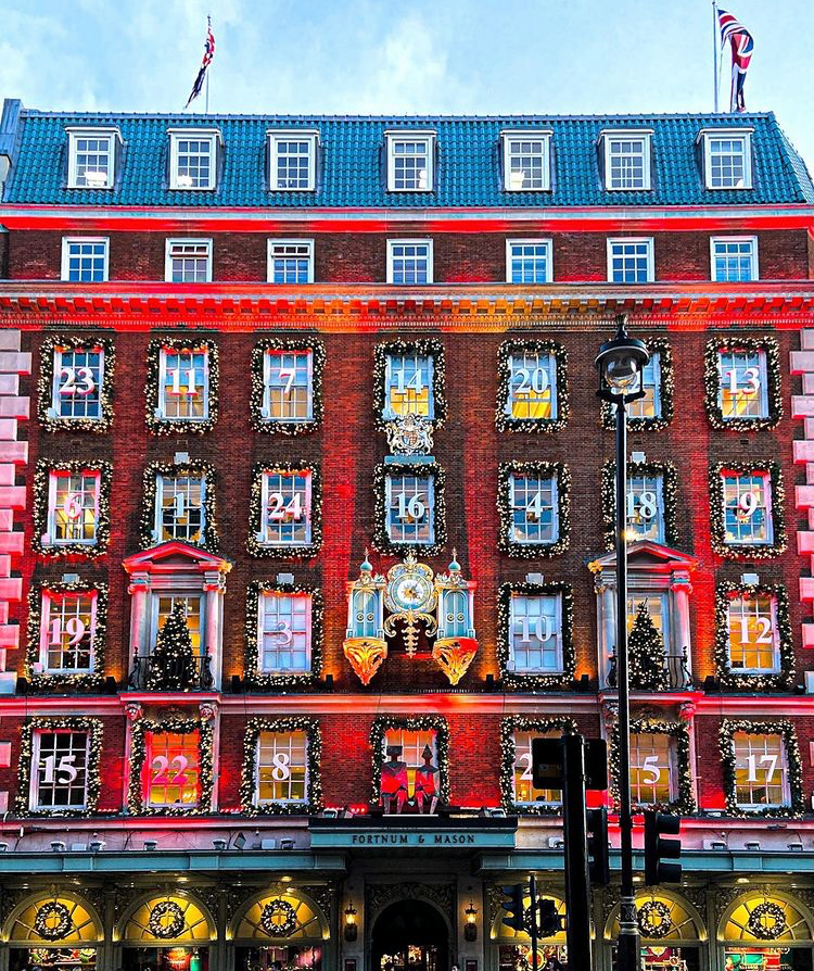 londonpopbox's tweet image. 🇬🇧🎅 What have you asked Santa for this year? 🎅🇬🇧
⁠
📸 Thank you for sharing @poezimu 😍👏⁠

#timeoutlondon #thisislondon #cbviews #bestcitybreaks #travellingthroughtheworld #topeuropephoto #archilovers #visualambassadors #voyaged #hello_worldpics #london #londonpopbox