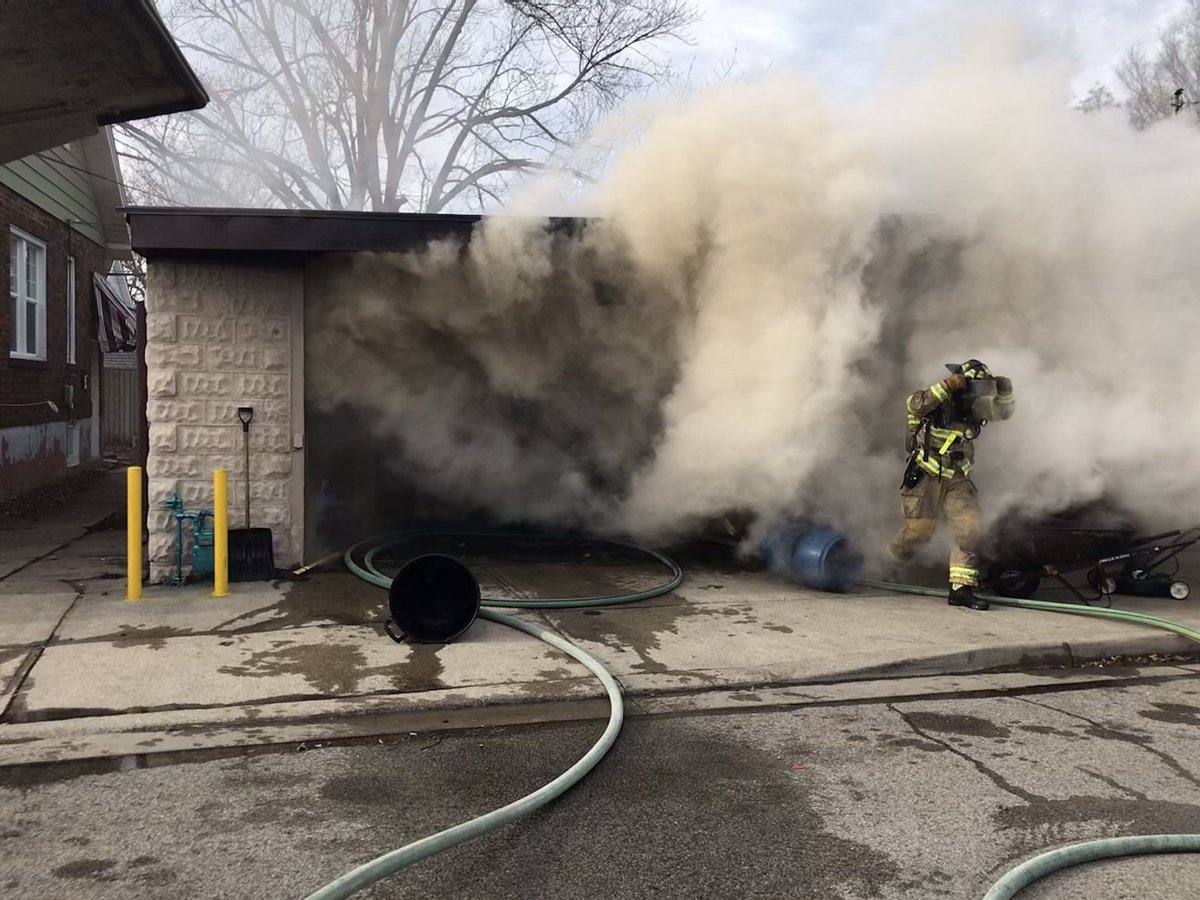 BREAKING...Sarnia firefighters battling blaze at Stuart &amp; Davis streets.
blackburnnews.com/sarnia/sarnia-…