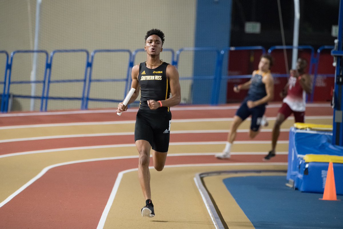 SouthernMissTF's tweet photo. Headed toward the Christmas cookies like... 🍪🎄

#SMTTT https://t.co/nfG5Zy0wxR
