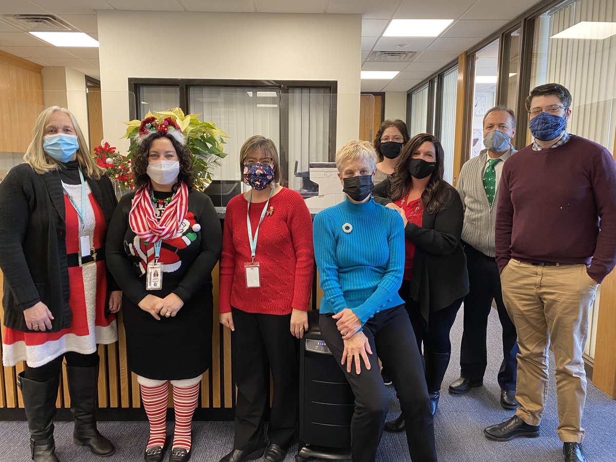 BPRTlib's tweet photo. Holiday spirit @bristolplymtech Have a safe and happy holiday. ❤️💚💙#HappyHolidays https://t.co/CJWwk1cHdA