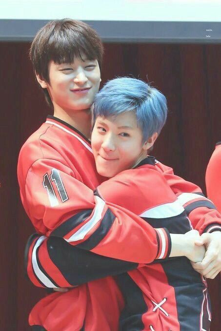 THEBOYZRPR's tweet photo. [#JUYEON] Como eu sou um homem muito corrido acabou que não consegui vir aqui ontem postar, mas mesmo atrasadinho, feliz aniversário pentelho! Espero que tenha gostado dos carrinhos de brinquedo e da pista! 
Hyung ama muito você! https://t.co/MMGsVjBtUA