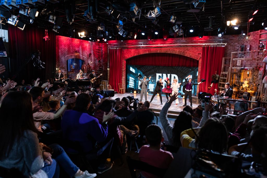 ShowOffsTV's tweet photo. Merry Christmas Eve's Eve!!! We love our Show Offs family and wish you the BEST Christmas ever!🎄❤️🎅
.
.
.
#byutv #showoffs #showoffstv #improv #comedyshow #funnytv #goodtimes #improvcomedy https://t.co/2iSEe4IlaZ