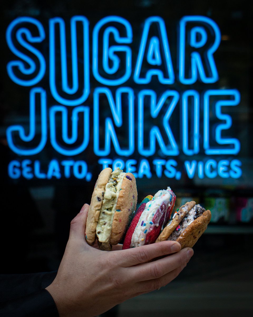 It's the last day to visit our walk up window before we close for the season. Come celebrate this 50 degree December day with some gelato! 🍪🍧
Don't worry, you will still be able to get your Sugar Junkie fix by ordering pickup and delivery here: direct.chownow.com/order/1321/loc…