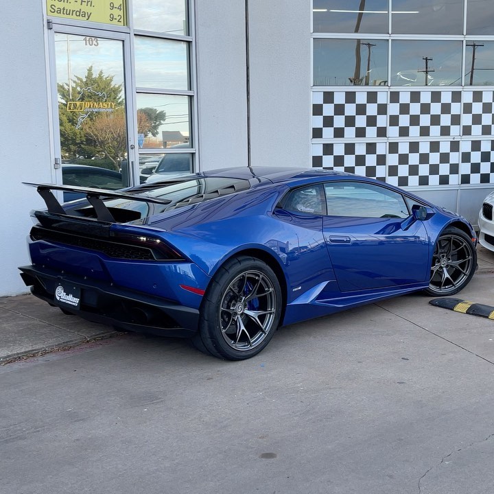Jared_Guynes's tweet photo. This Dallas Performance Lamborghini Huracán makes more than 2500hp. That’s not a typo. This is one of the fastest street cars on the earth, this specific one. Unbelievable to see in person. dallasperformance tritektint #lamborghini #huracan #dallasperformance #twin... https://t.co/TsXttoaQFC