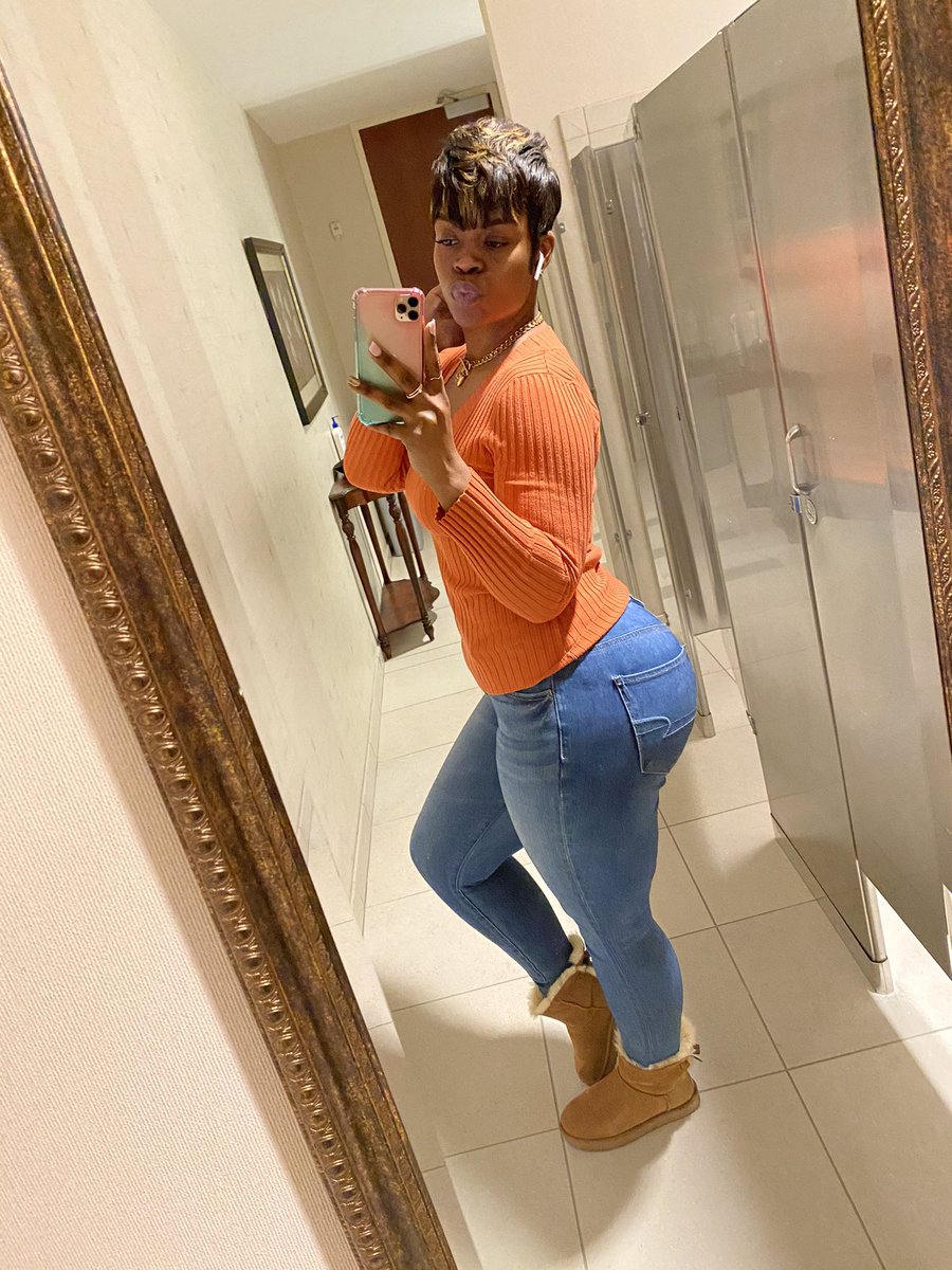 LoveeCenea_'s tweet photo. “She been quarantinin’ now lil shawty thick” 🤪💕 — 2 Chainz https://t.co/gElXWDSPqW