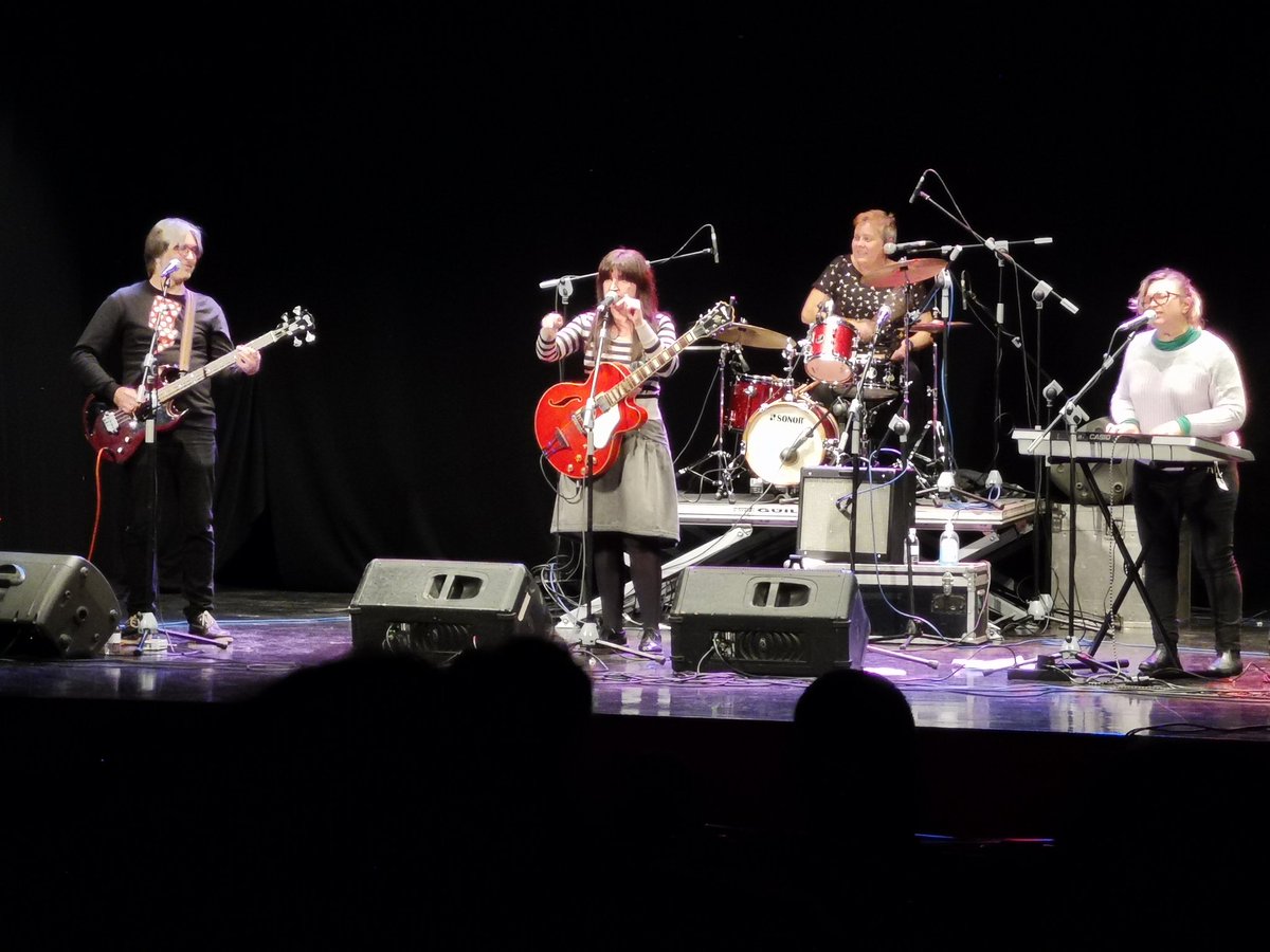 En directu <a href="/PetitPop_music/">Petit_Pop</a> nel #TeatruVitalAza #AsturiesCulturaEnRede