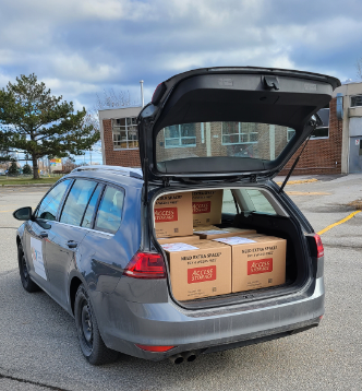 LesleyMansfield's tweet photo. It was a busy two days delivering @HaltonLearnFDN #smileboxes to @HaltonDSB principals, HLF board members including @MarieHoude @OakvilleChamber and friends. Good weather, great gingerbread :) and many, many SMILES along the way. Thank you #gratitude #hope #nostudentleftbehind https://t.co/vvZyOzI8fX