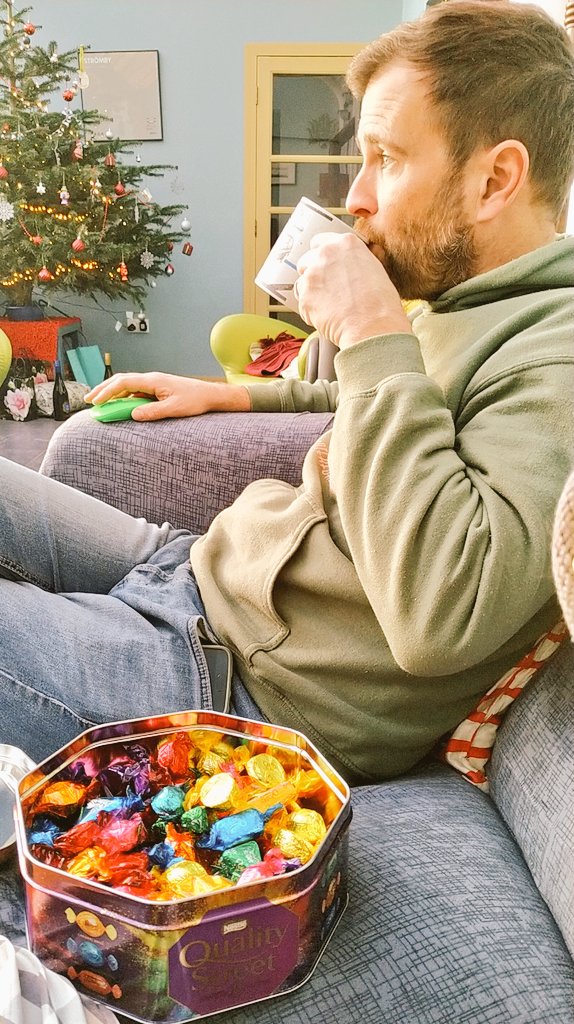 metalmanbrewing's tweet photo. Officially #Christmas

#qualitystreet #lookatalltheprettycolours #2isNOTaservingthankyou https://t.co/HSiz3X6pXZ