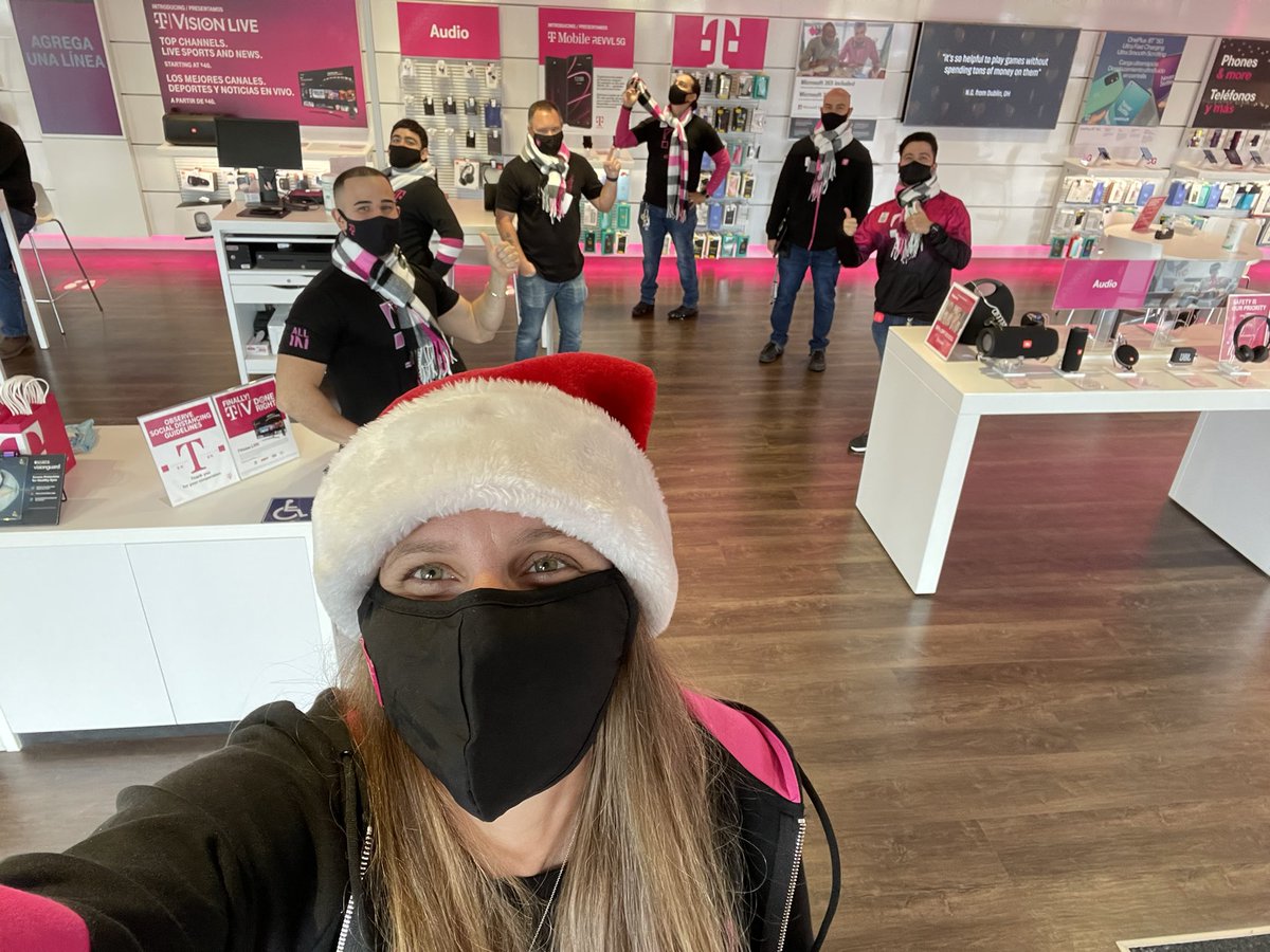 The 7955 Squad in Fort Myers are loving their scarf!! Thanks <a href="/JonFreier/">Jon Freier</a>
