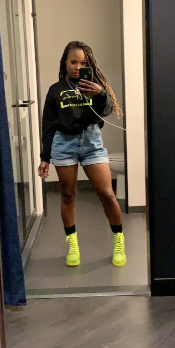 SGordonCo's tweet image. I am a brand @BigSew_