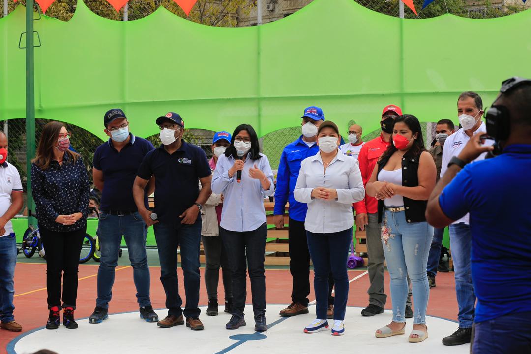 ViceVenezuela's tweet image. #AsiLoDijo || Vicepdta. @drodriven2: En medio de la dificultad por la pandemia del #COVID19 y el bloqueo criminal contra Venezuela, el Gobierno Bolivariano liderado por el Pdte. @NicolasMaduro, garantiza unas navidades felices a miles de niños y niñas de la Patria.