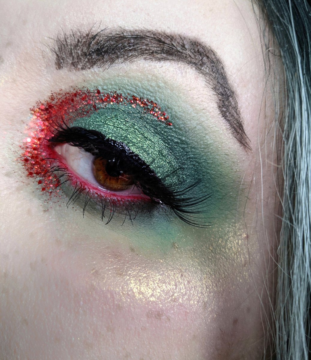 Christmas look I did using @notoriouslymorb @ColourPopCo and @DearKatieBrown 

Details are on instagram ☺️
#notoriouslymorbid #nmaffiliate #nmpromoter