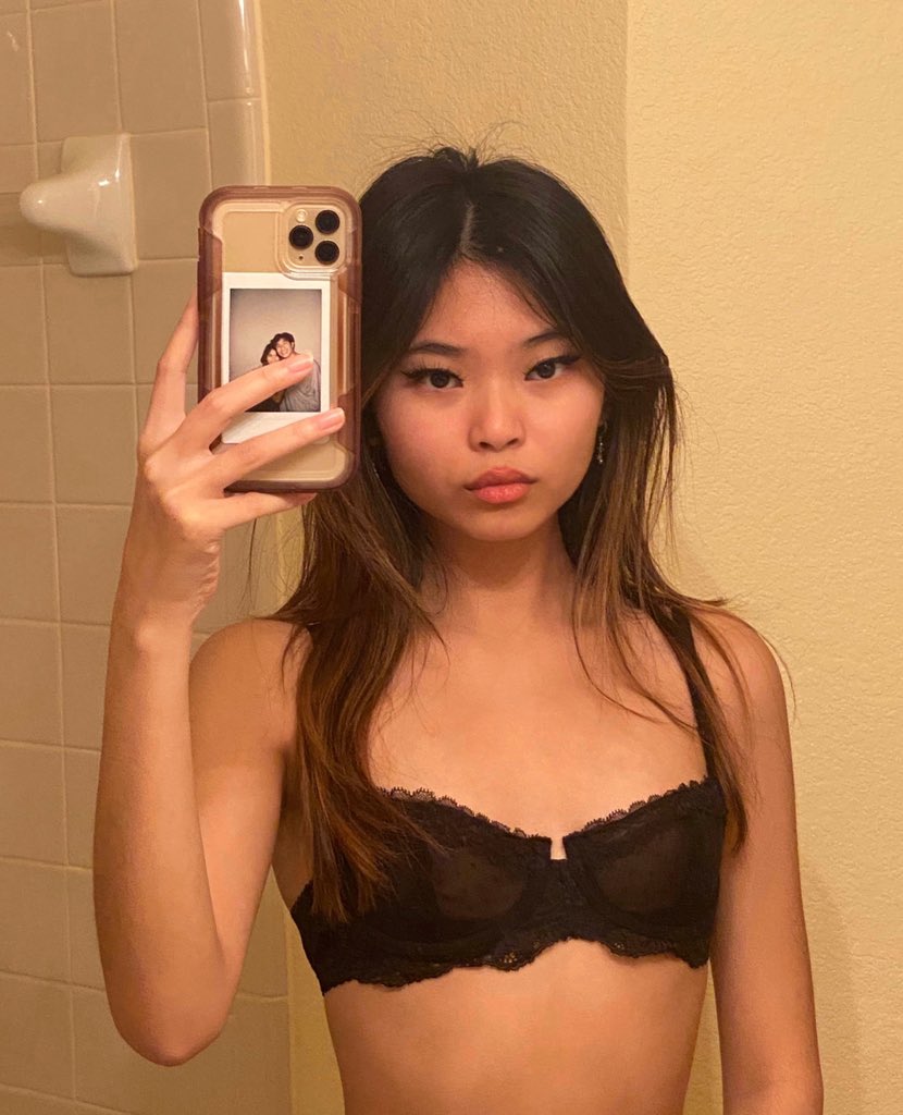 faithsrey's tweet image. low quality bathroom pics no one asked for