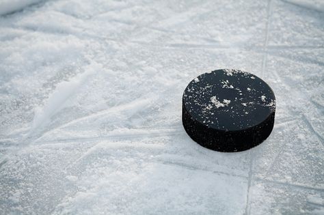 [NEW] <a href="/MHSAA/">MHSAA</a> announces adjusted start dates, postseason schedules for winter sports &gt;&gt; bit.ly/3roiJHt

Hockey and wrestling given one-year adjustments to weekly scheduling limits.