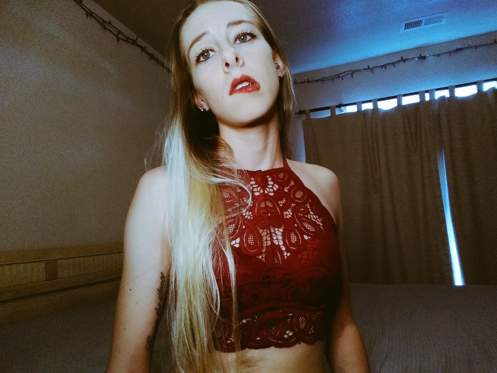 Buttonsisadora1's tweet photo. Little morning photo shoot 😉 #aspiringmodel #poledancer #modeling #exoticdancer #photography #modelpromotions #onlyFans #onlyfansmarketing https://t.co/w1rhijQVJv