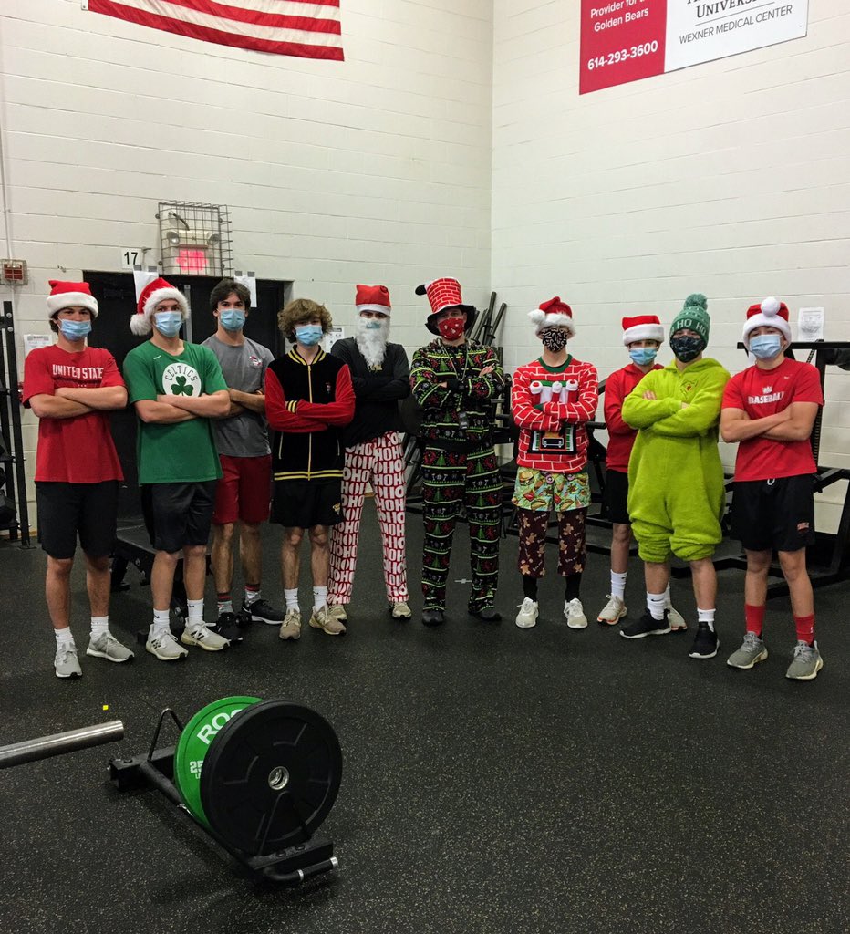 UABearsBaseball's tweet photo. Merry Liftmas 🎄💪

#ChasingBanners | #Liftmas 🐻⚾️ https://t.co/oxWFrIMfqd