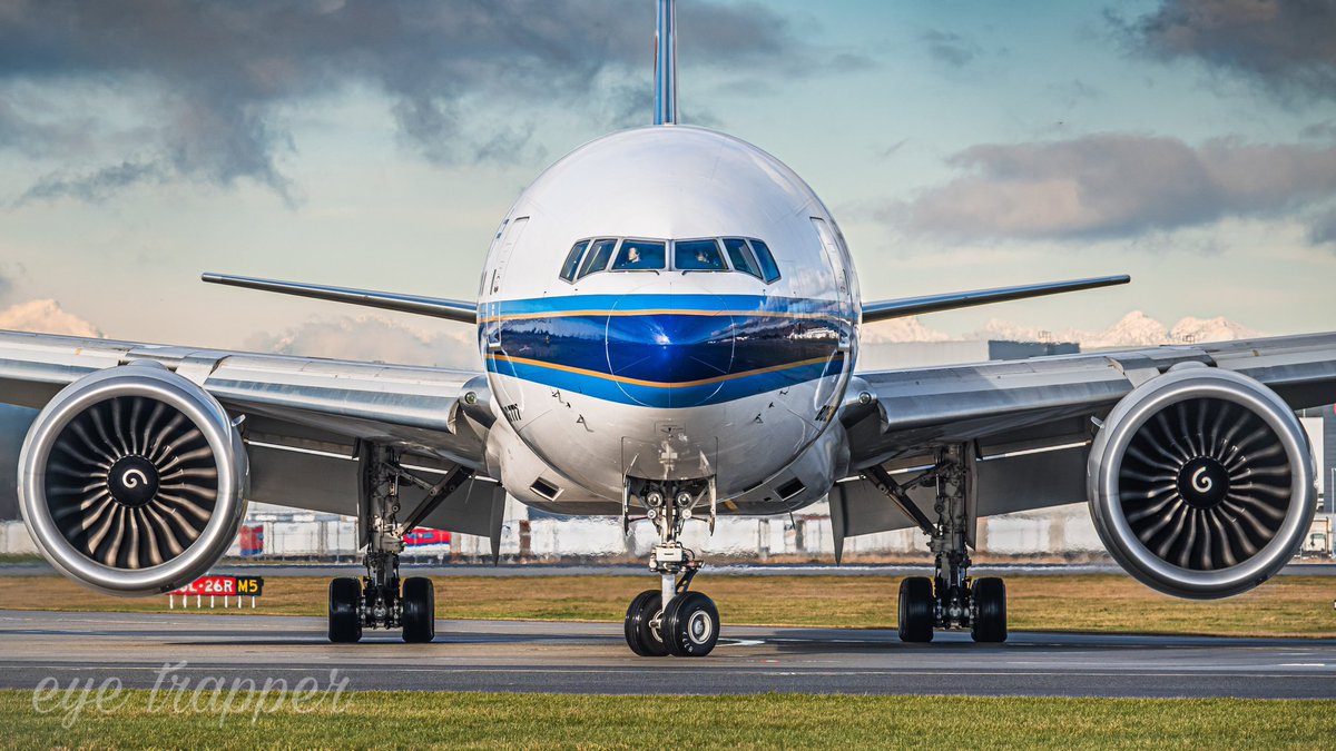 EyeTrapper's tweet photo. @CSAIRGlobal @Boeing #777-300(ER) exiting runway 08L @yvrairport operating a cargo only flight. https://t.co/0hN5mabox4