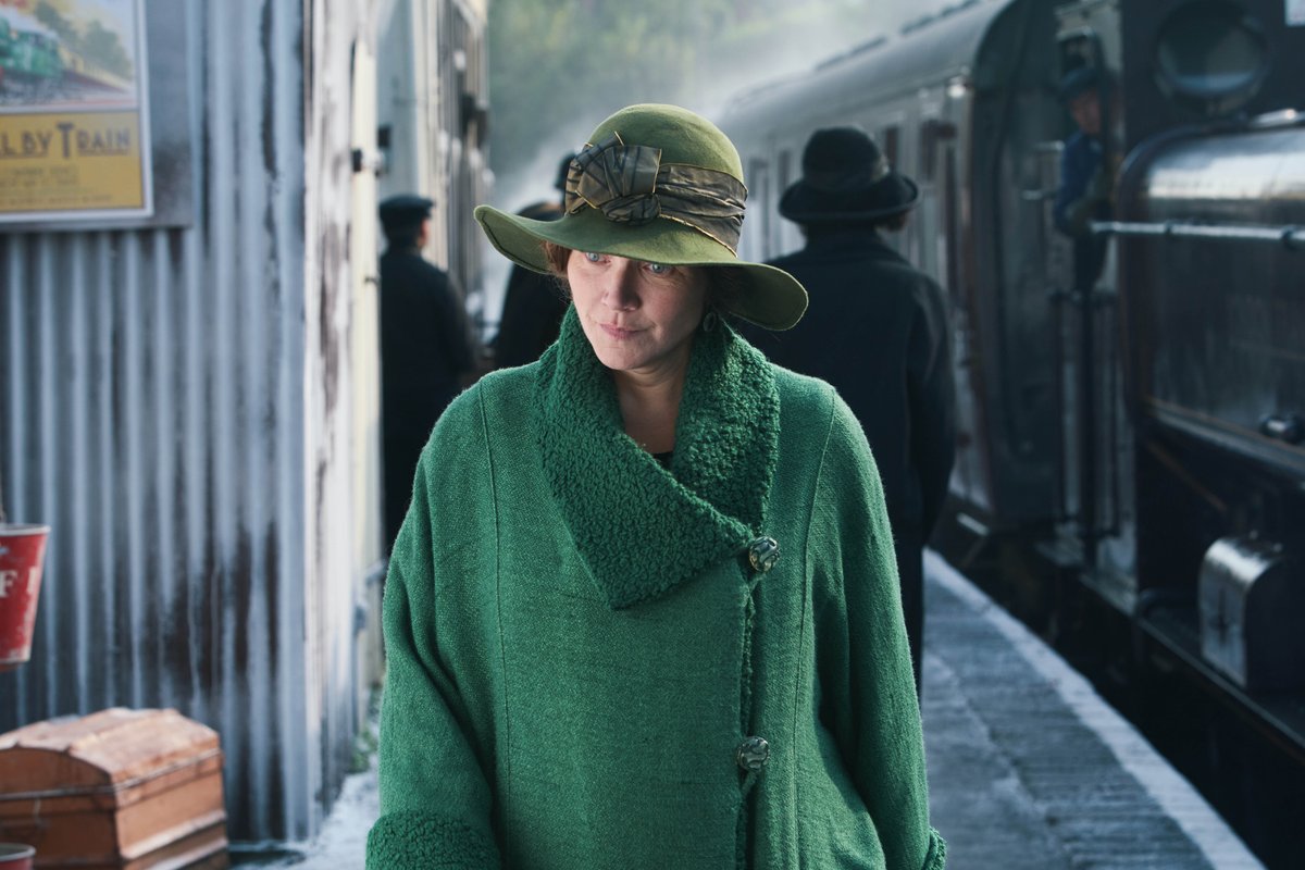 Don’t miss Jessica Hynes as Sofie Dahl in Roald &amp; Beatrix, the tail of the curious mouse on <a href="/skytv/">Sky TV</a> this #ChristmasEve at 8:15pm 🚂👒 <a href="/NOWTV/">NOWTV</a> #SkyOne #RoaldAndBeatrix