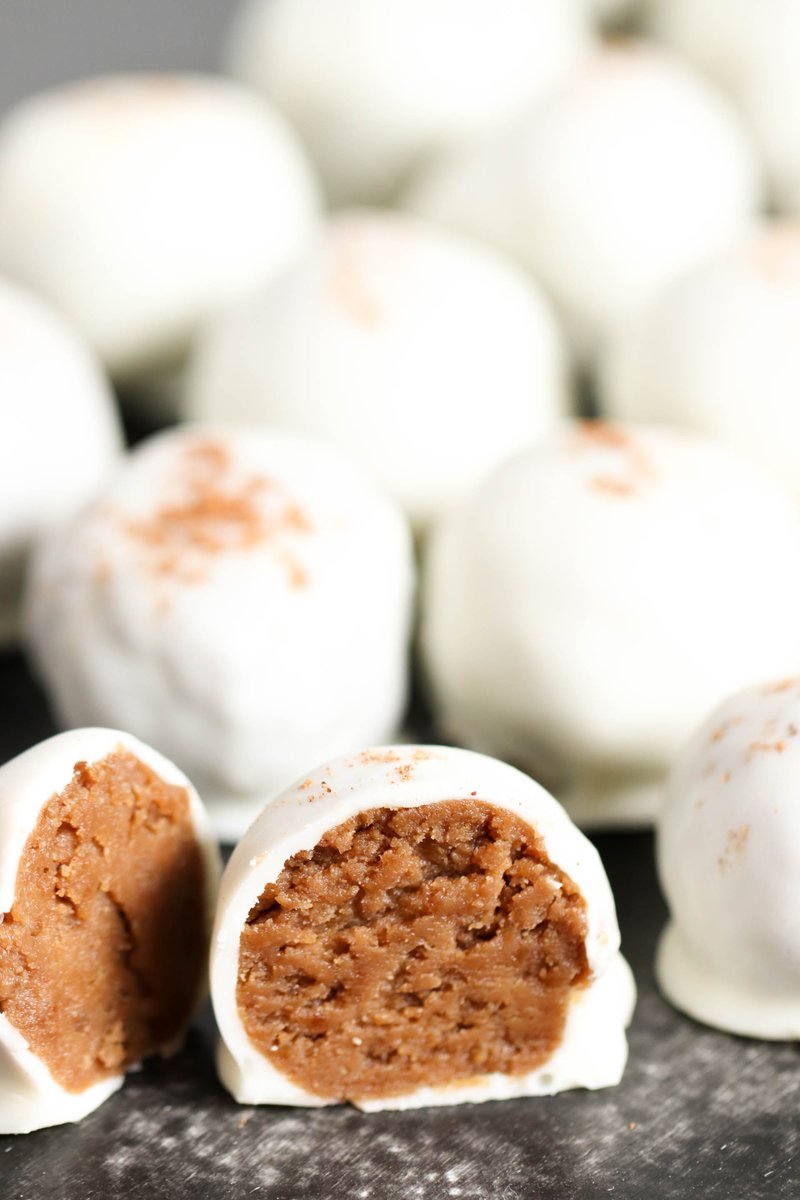 SixSistersStuff's tweet photo. These no bake gingerbread cookie truffles have the wonderfully delicious flavor of a gingerbread cookie and the soft texture of a truffle that just melts in your mouth.
https://t.co/0Y3Nmr6y3s
#sixsistersstuff #gingerbread #truffles #easytruffles #nobakedessert https://t.co/uKItfS7O1k