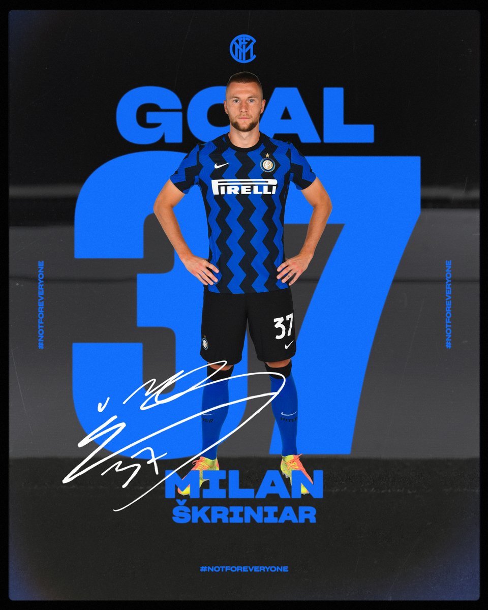 Inter_en's tweet photo. 😍 | 69' - BACK IN FRONT!

#Brozovic floats it in and #Skriniar heads home! 💪

#VeronaInter 1⃣-2⃣

#FORZAINTER ⚫️🔵 https://t.co/aDuppbgGik