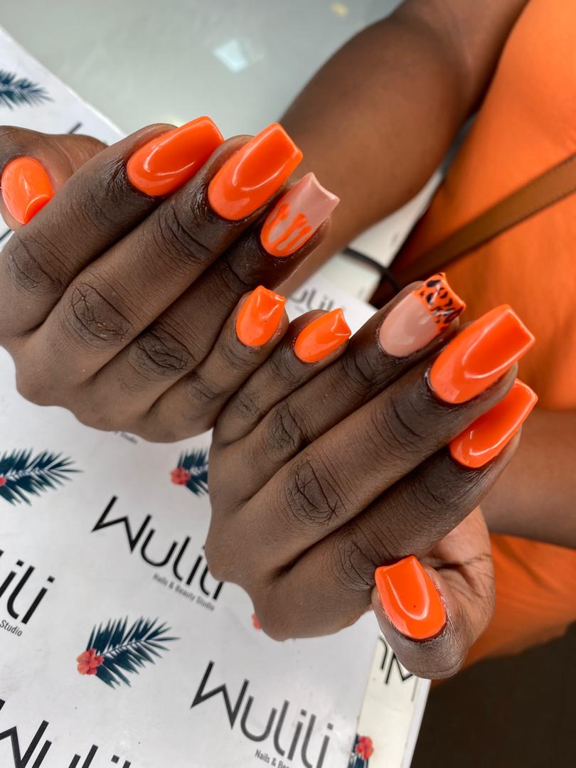 wulilinbs's tweet photo. W U L I L I CREATIVITY

(Thread 👆🏾&amp; 👇🏾)

Orange is Always a happy color 

🧡

#nailart #nailbywulili #bestnails #nailartlover #bonamoussadi #orangenails #beautiful #twitter237 https://t.co/BhHpc4mb2V