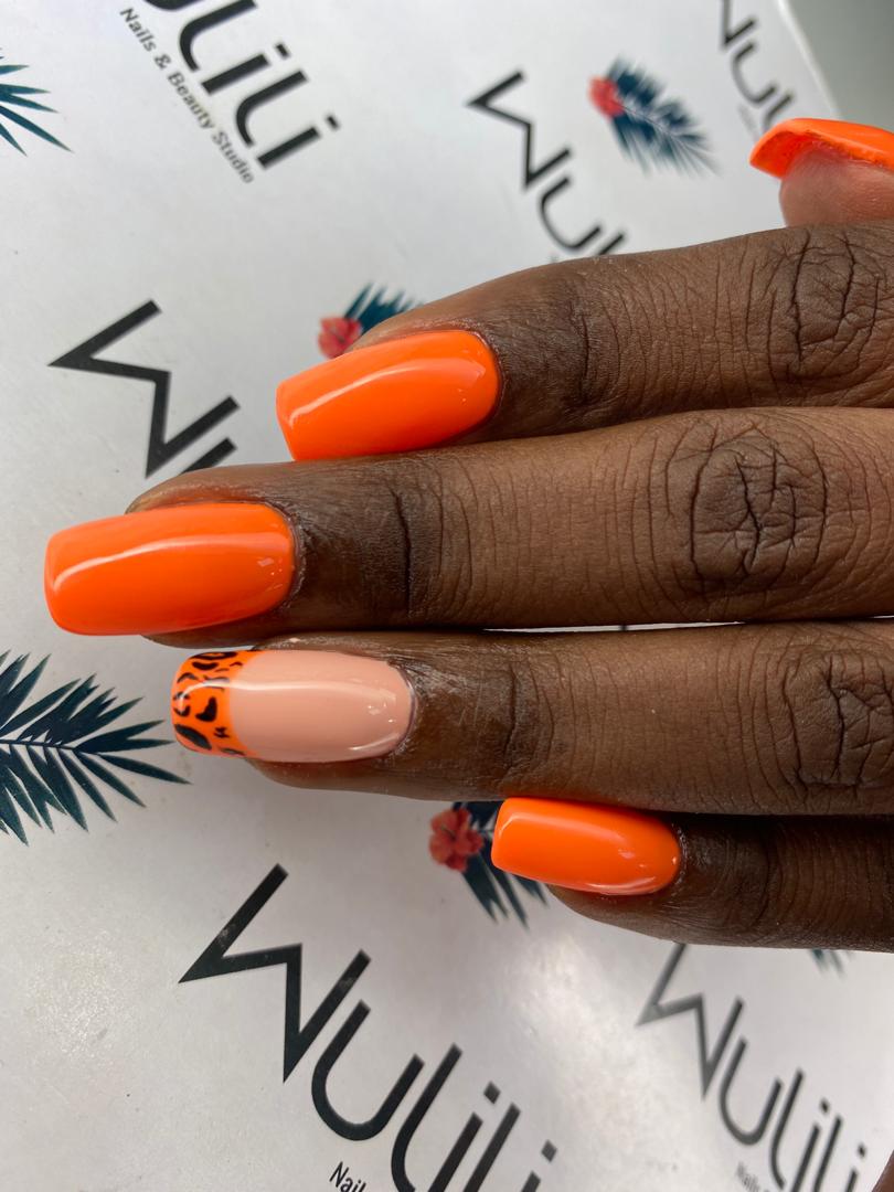 W U L I L I CREATIVITY

(Thread 👆🏾& 👇🏾)

Orange is Always a happy color 

🧡

#nailart #nailbywulili #bestnails #nailartlover #bonamoussadi #orangenails #beautiful #twitter237