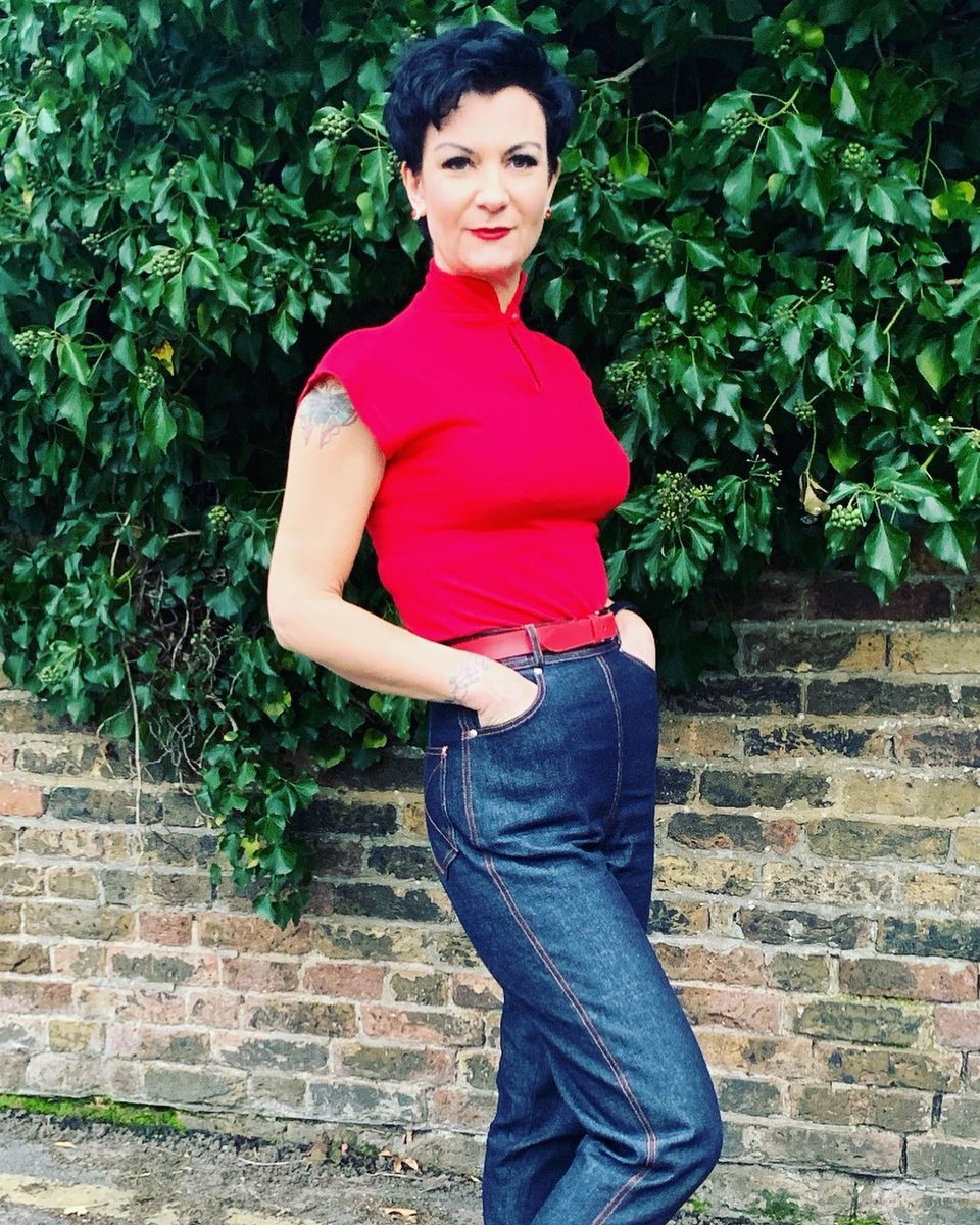 VivOfHolloway's tweet photo. Bold and bright ... ❣️
@samvintagemama is rocking the red lip and Red Mandarin Top.💄 This little beauty is perfect for your everyday casual looks! 😍
#vivienofholloway #redtop #mandarintop #vintagetop https://t.co/xIxKfAk70I
