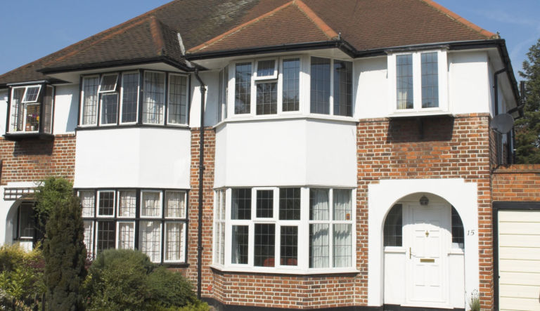howoldismyhouse's tweet photo. How old is your house? Get to know more about #1930's house. Discover where you can see examples and which ones to visit. https://t.co/SfVujznoab #History
#househistory #architecture #housestyles https://t.co/kYCGtlH0eW