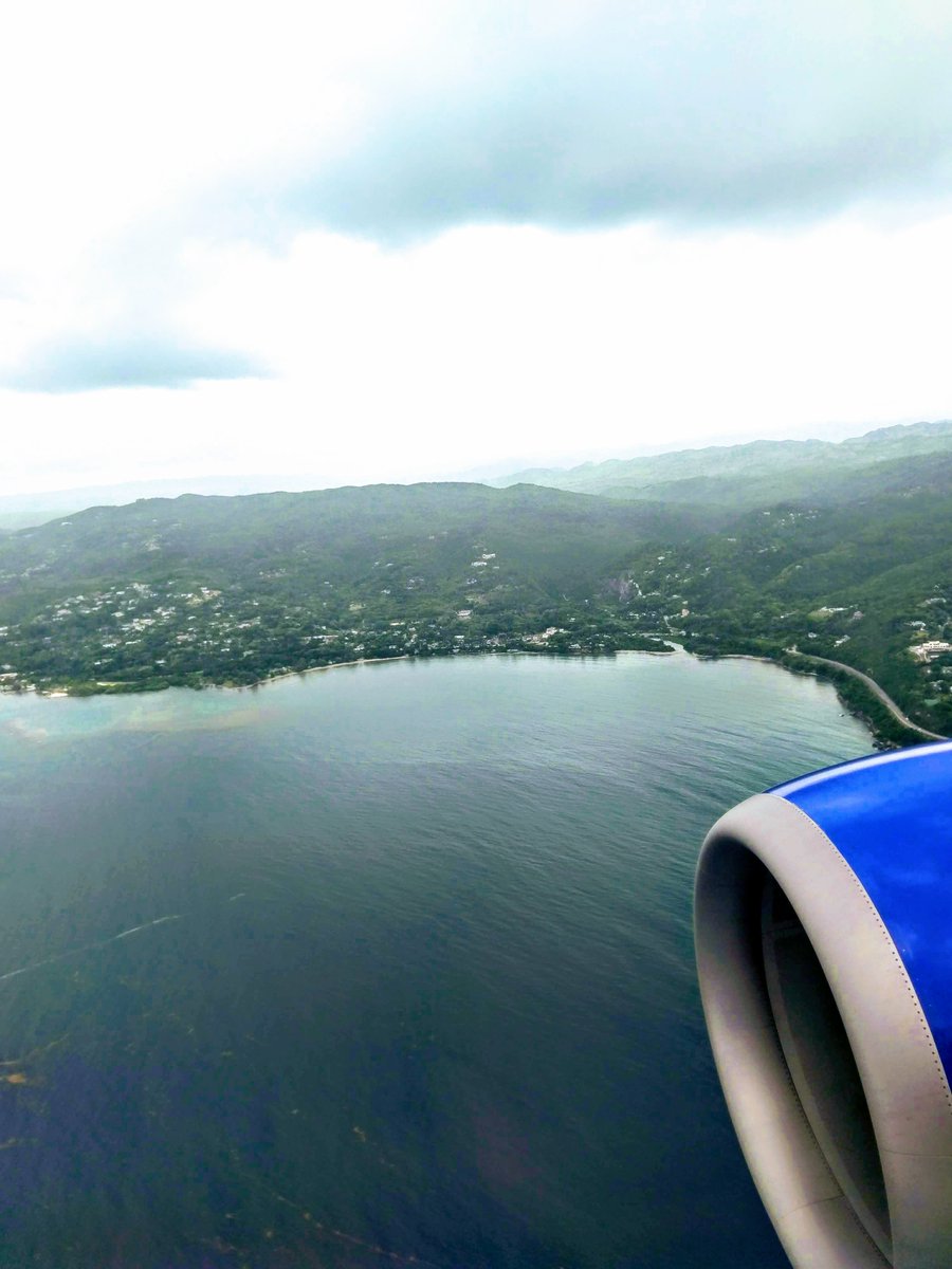 perxvacations's tweet image. "Happiness is looking down on your next destination from your plane ✈️window." — Unknown

Like if you agree~! 

#AirplaneTravel #airplanewindowview #windowseat