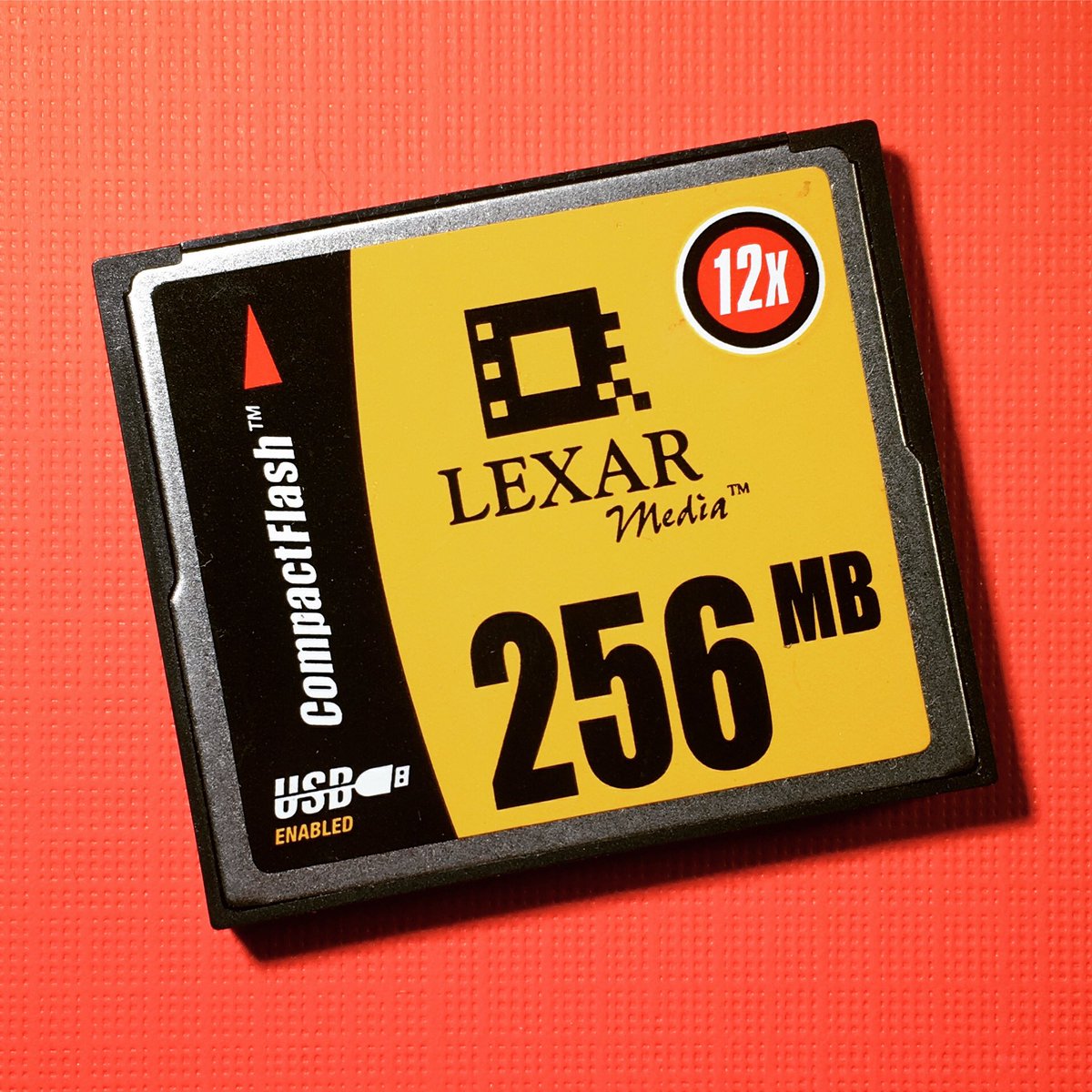 DDVF302's tweet image. 256 megabytes (not gigabytes) #lexar #compactflash #2009