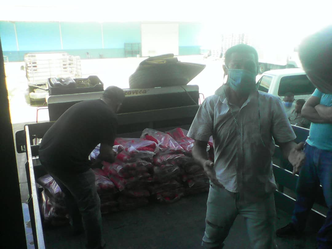 MercalOficial's tweet image. Desde el Centro de Acopio Santa Ana de @Falcon_Mercal se despacha más de 2 toneladas del rubro mortadela que serán distribuidas a las familias que convergen en los punto y círculo de las Base de Misiones Socialista de los municipios Jacura , Falcón y Democracia
.