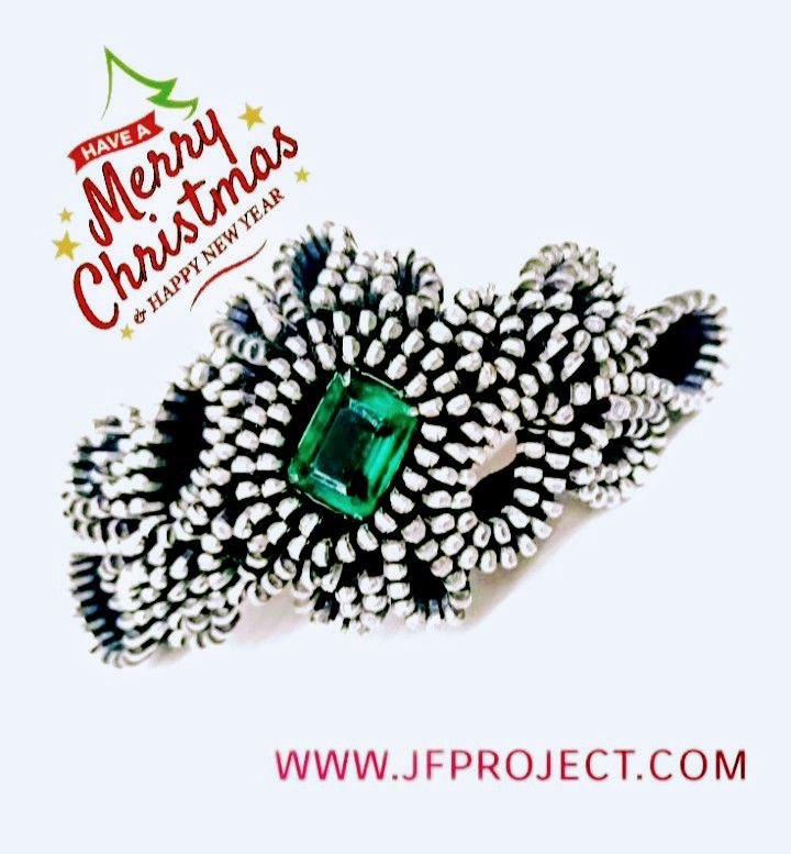 jf_project's tweet photo. BUONE FESTE da #JFproject !!!
ππππ
#auguri #xmas #LimitedEdition #ForYou #madeinitaly #jfprojectdotcom #mantova #personalizzazioni #greenemerald #emerald #jewellery #accessories #love #details https://t.co/Exn5LFNKM8