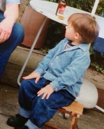 Since it’s his last day of being 28, let’s watch Louis grow up - the cutest thread