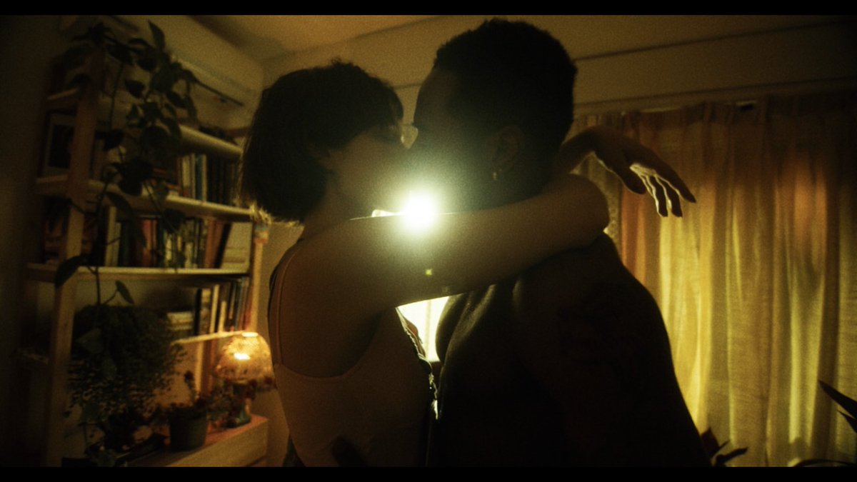 Ya viste el video de Hoy Tus Besos? youtu.be/Ec8WZ_uLl4I