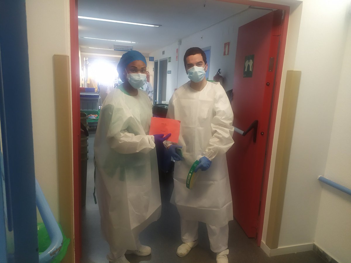 Gracias grupo Scouts Pilar por las cartas a los pacientes covid ingresados pta.10 #HospitaldeLaPrincesa. Habéis logrado emocionarlos/nos con palabras de ánimo, cariño y esperanza. Gracias Enfermería por entregarlas  y leerlas.Gracias humanización por gestionarlas