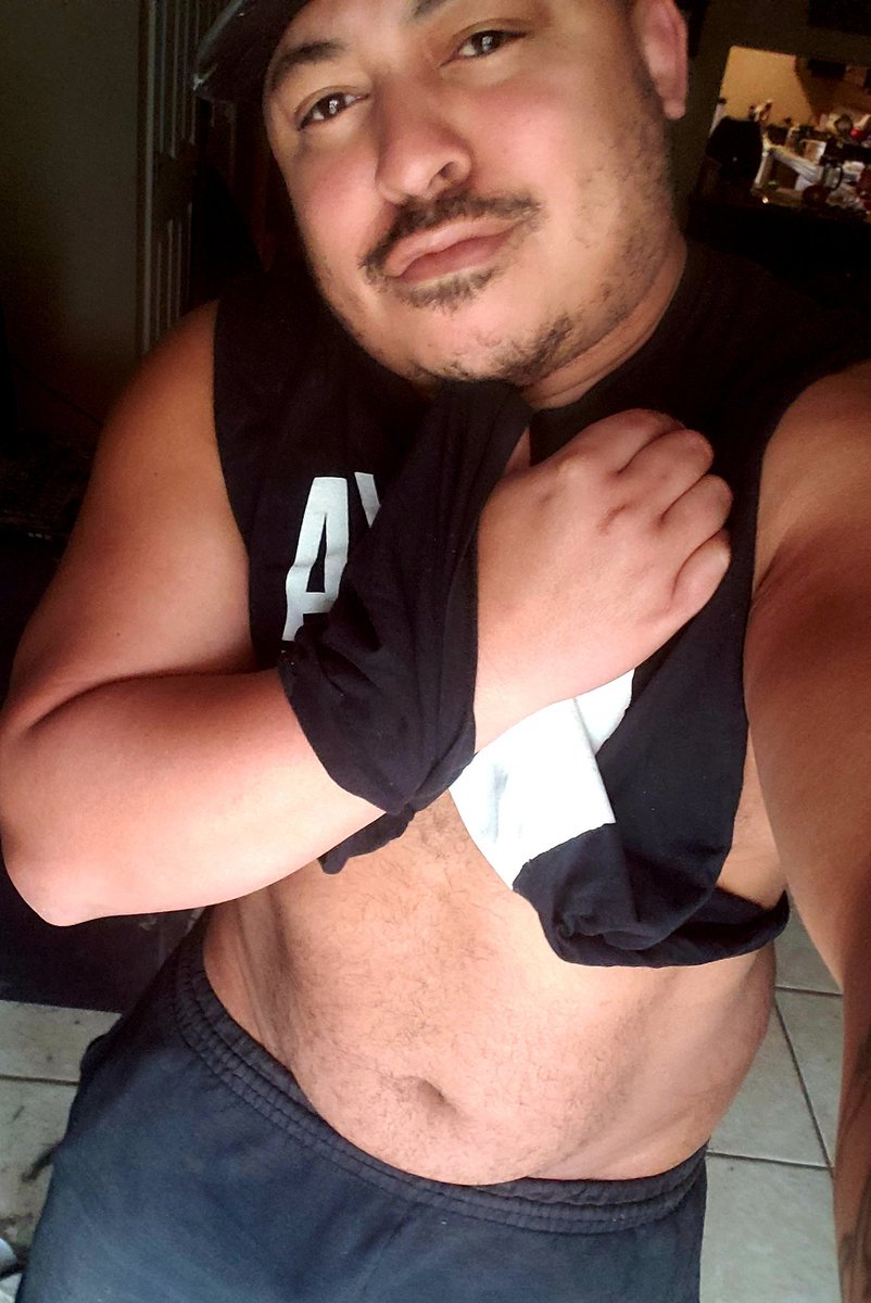 ddjp83's tweet photo. Hi. Just hangin around
#gaybear #musclebear #cutecub #thickmen #beefymen #bears4bears https://t.co/OfuDqhwVk9