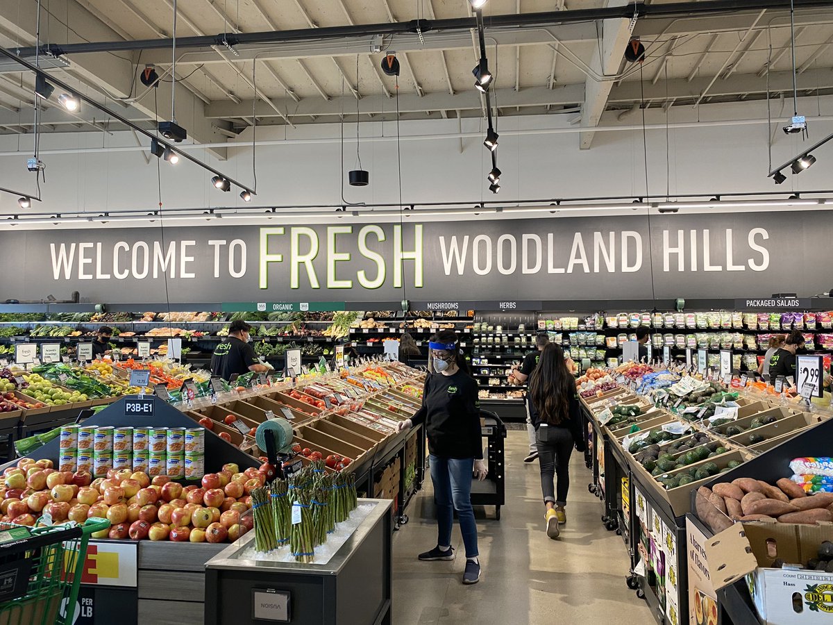 I’m at an Amazon Fresh grocery store in Woodland Hills, CA. It’s very... Amazon. AMA!
