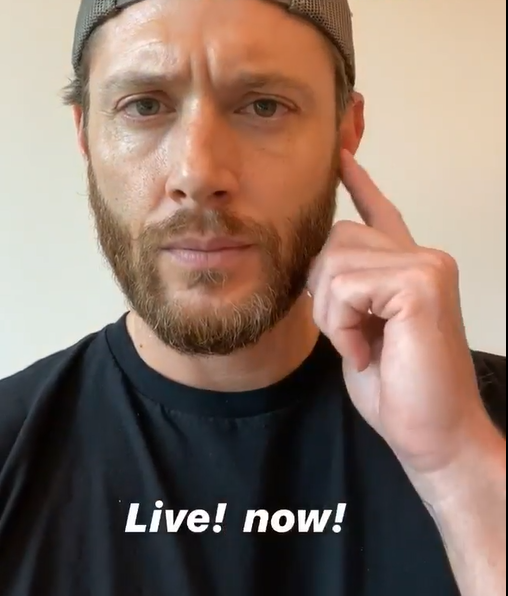 jensen ackles wearing a backwards baseball cap - thread