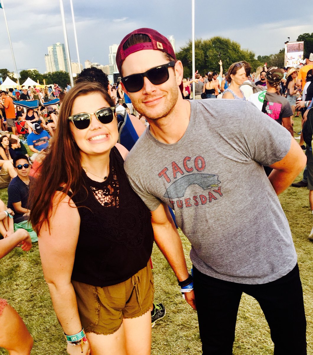 jensen ackles wearing a backwards baseball cap - thread