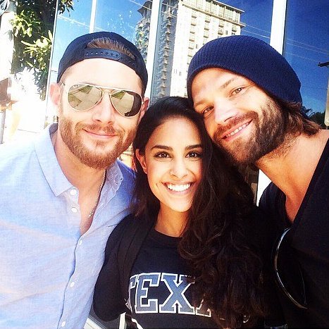 jensen ackles wearing a backwards baseball cap - thread