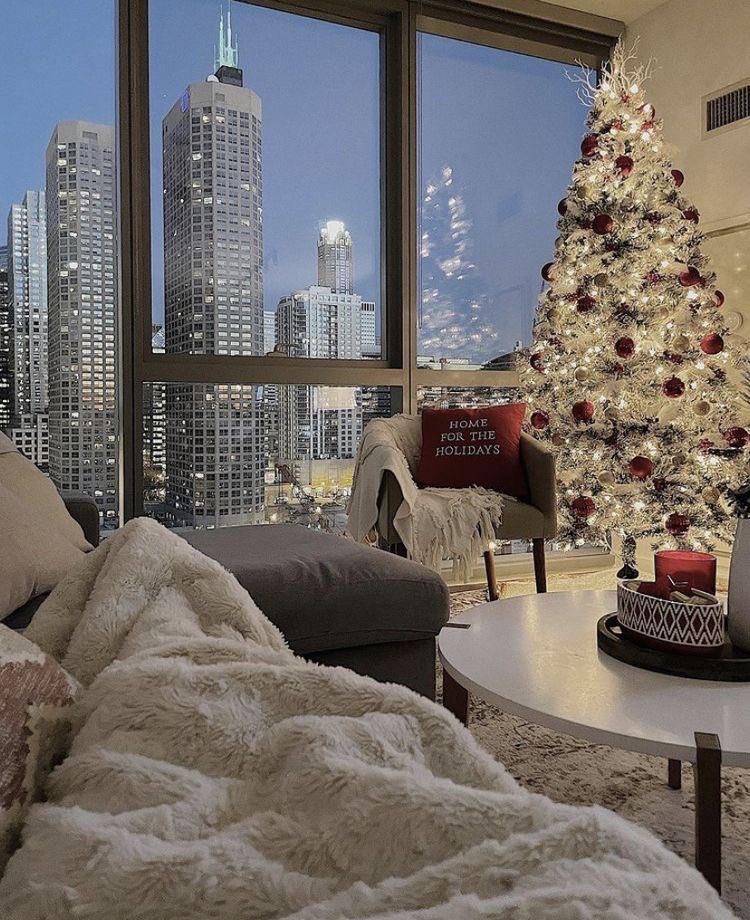 Missguided's tweet photo. Dreamy Christmas settings ❄️❤️🎄 Tag someone you wanna go with #missguided https://t.co/2jwVdR2ZHD