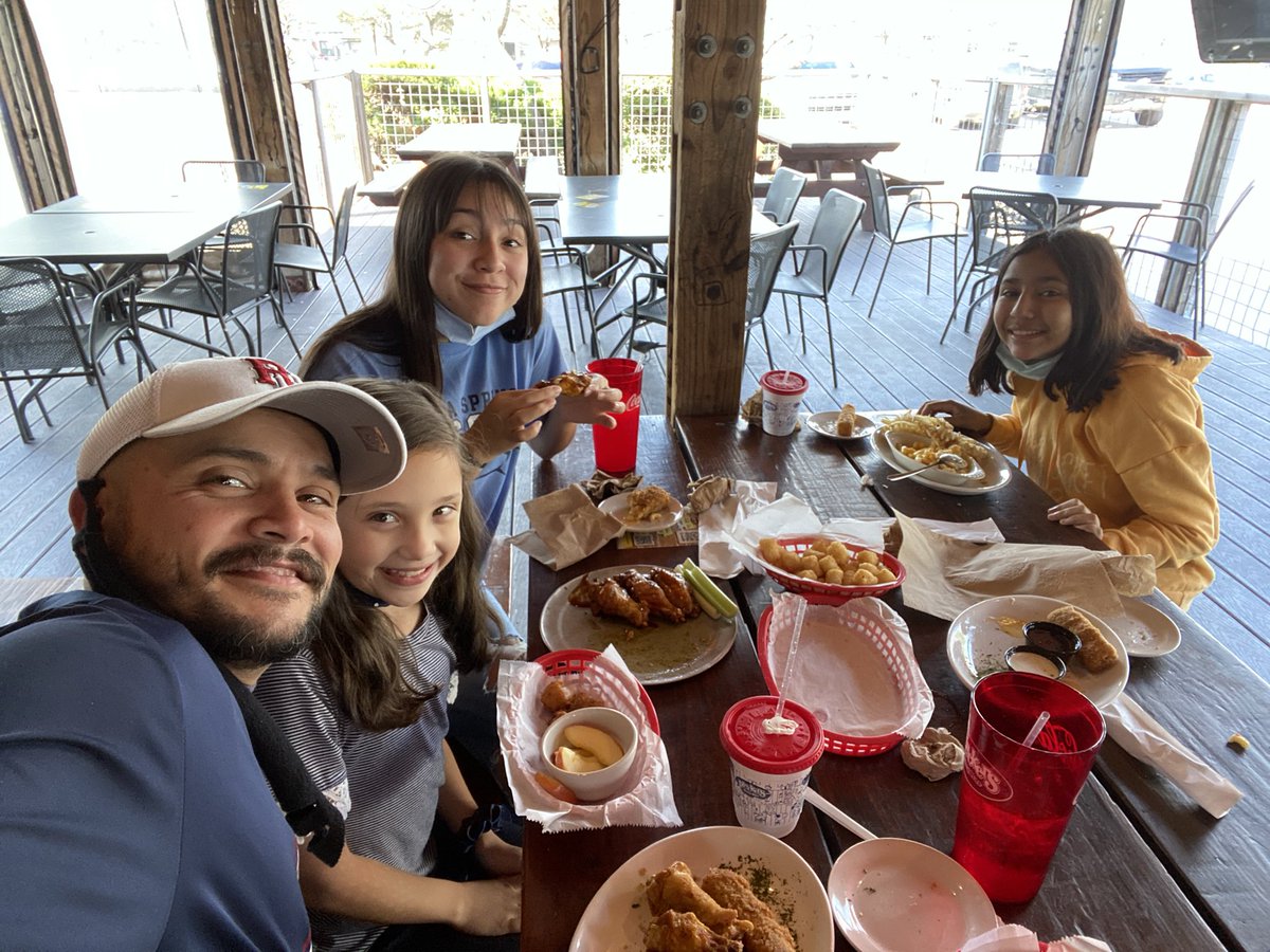 LeeMario81's tweet photo. #pluckers https://t.co/W65yfx76Rl